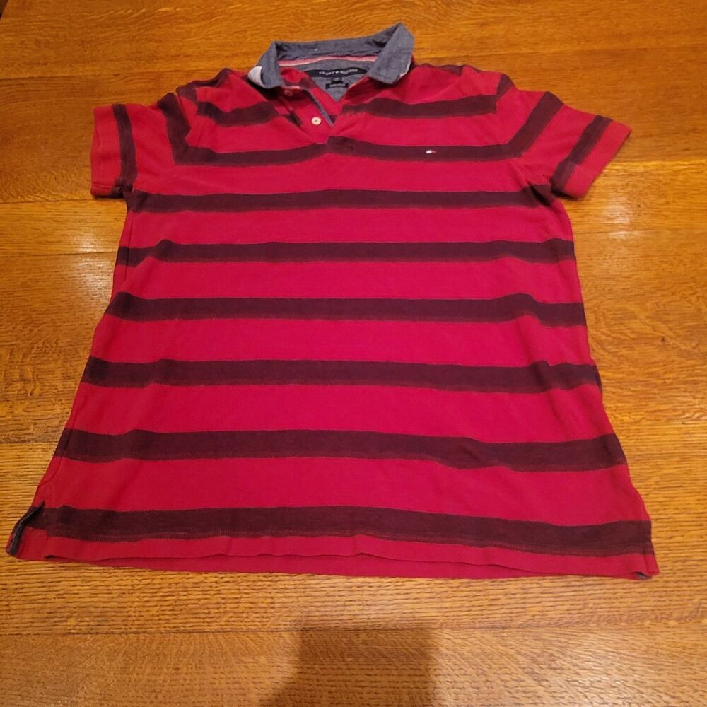 Tommy Hilfiger Custom Fit Polo Red Striped Size Large Chambray Striped Collar